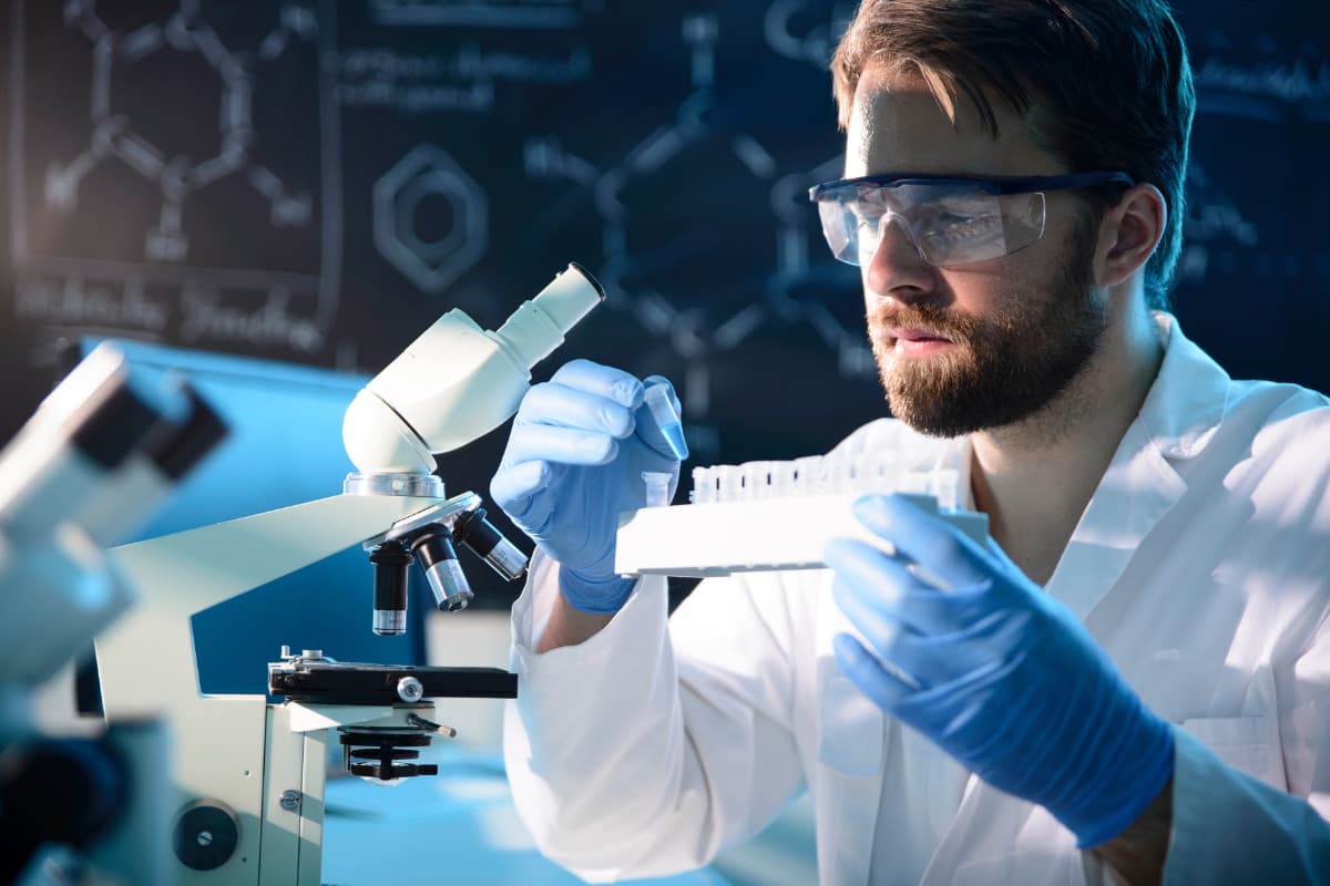 4 Master&#39;s Degree in Pharmaceutical Science Programs to Consider